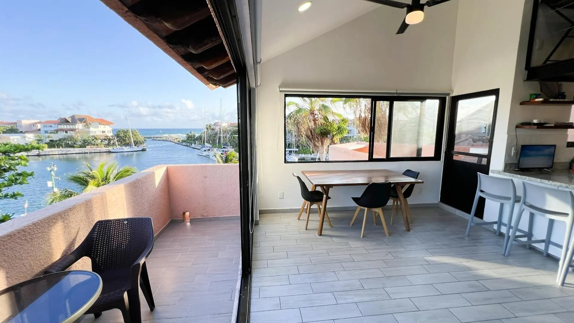 Ocean & Marina Views,Affordable,Spoil Yourself! Puerto Aventuras Apartment
