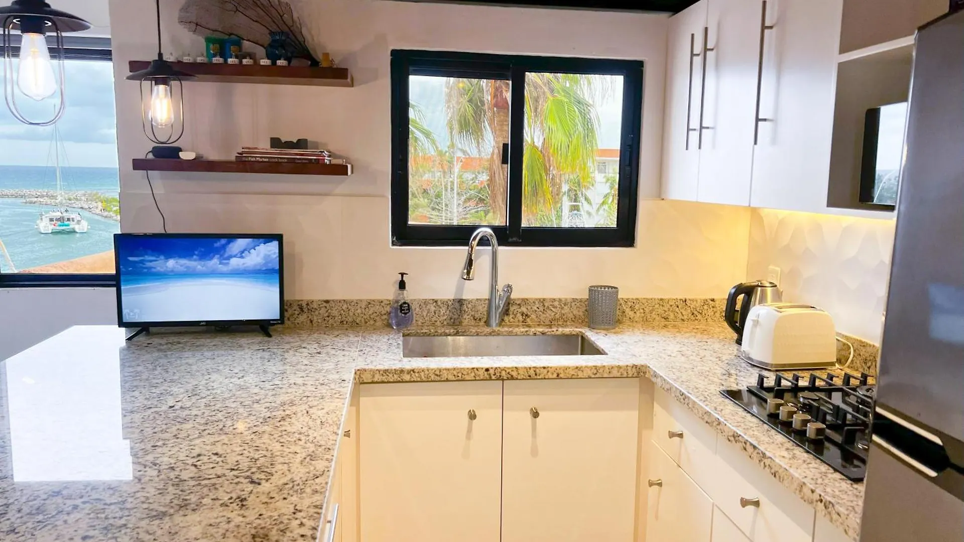 Ocean & Marina Views,Affordable,Spoil Yourself! Puerto Aventuras Apartment