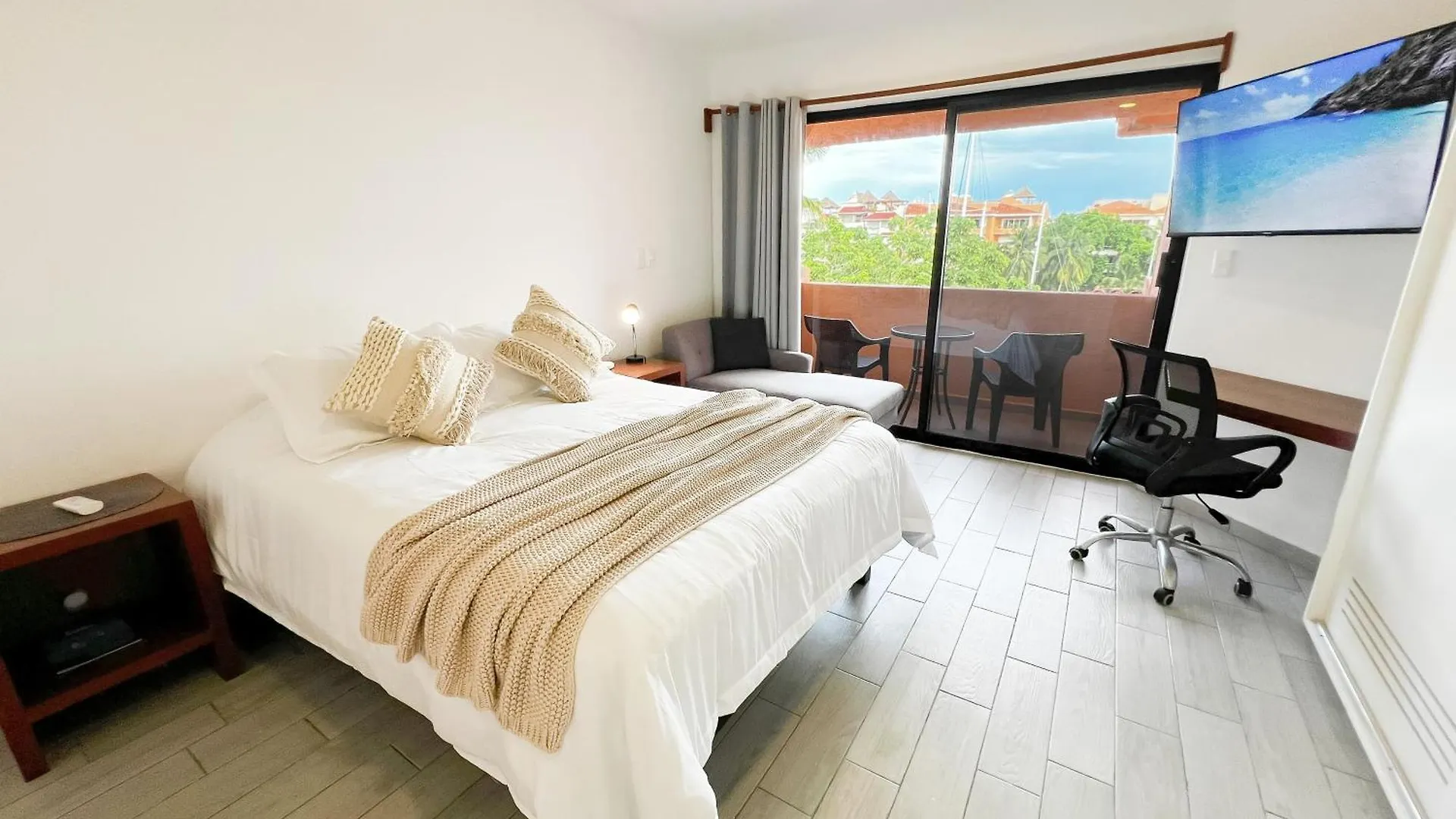 Ocean & Marina Views,Affordable,Spoil Yourself! Puerto Aventuras Apartment